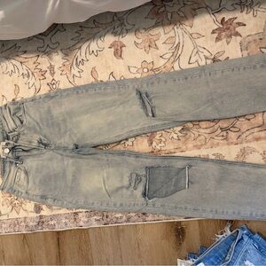 Women’s Straight Leg Distressed Jeans - Light Gray